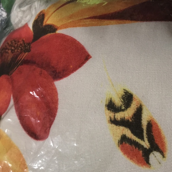 Pottery Barn Alaina Bird Large 20x20 Indoor/Outdoor Pillow with Florals … - Picture 13 of 15